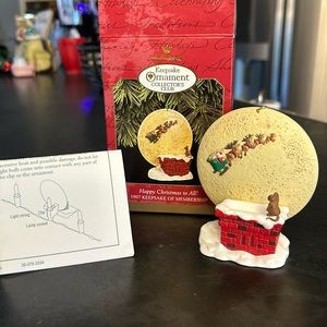 Hallmark Keepsake Ornament Collector’s Club 1997 “Happy Christmas to All”
